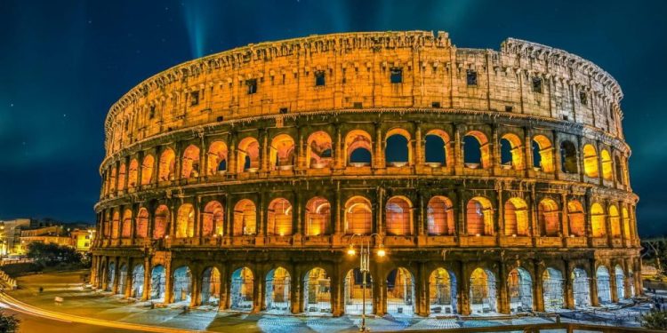 Night view of the magnificent Roman Colosseum. Credit: Pinterest