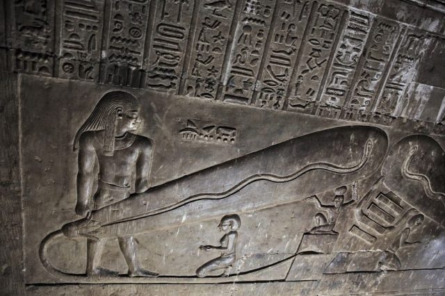 Electricity in Ancient Times? Is the Dendera Light the evidence we need or is it a complete hoax created by archaeologists? What about the mysterious Baghdad Batteries? Credit: Pinterest