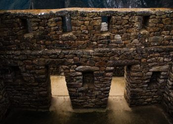 An example of stone Inca masonry. Jumpstory.