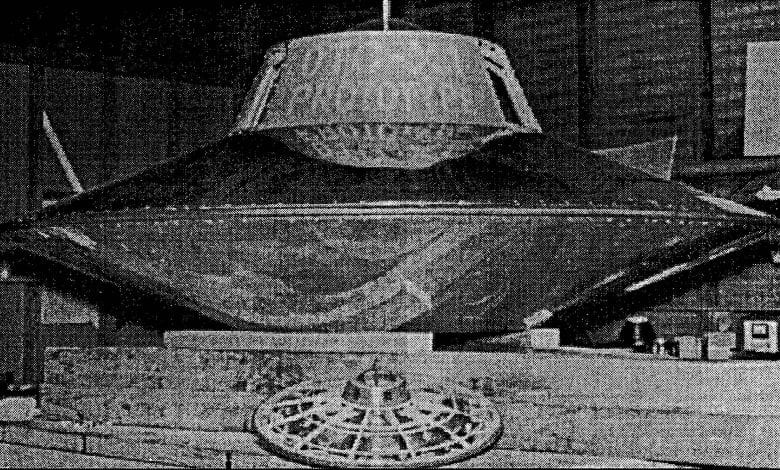 The alleged flying saucer of Otis Carr, powered by his mysterious antigravity technology, that was supposed to fly to the moon.