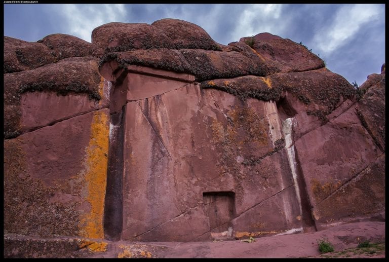 The Gate of the Gods in Peru, a mysterious site of unknown origin. In each case, it is impossible that it is a natural formation, right?
