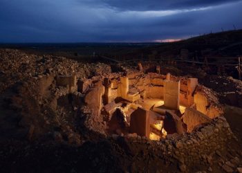 Did lost civilizations before history vanish in a forgotten global disaster? Gobekli Tepe is, by far, the oldest temple in the world and apparently, it is connected to a massive comet impact from around 13,000 years ago.