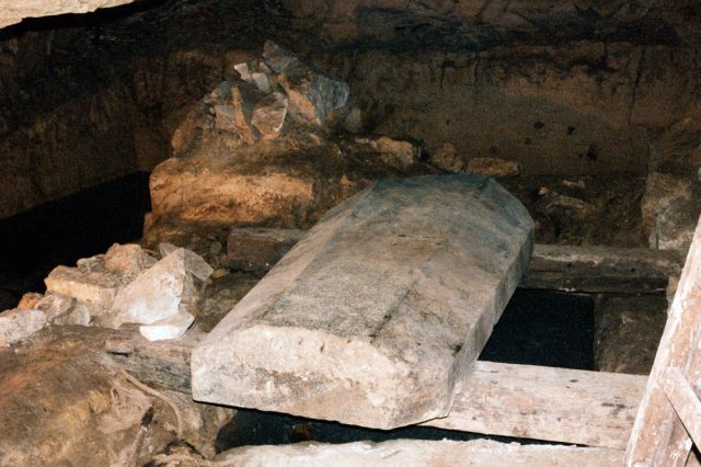 The sarcophagus on the lowest level of the Osiris Shaft when it was opened. Credit: iramofpillars.com