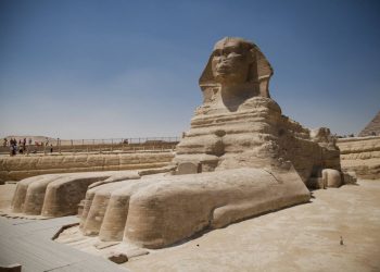 The Egyptian Sphinx is perhaps the largest statue missing a nose. Experts theorize that Egyptians deliberately broke the noses of pharaoh statues. Learn why below. Credit: Shutterstock