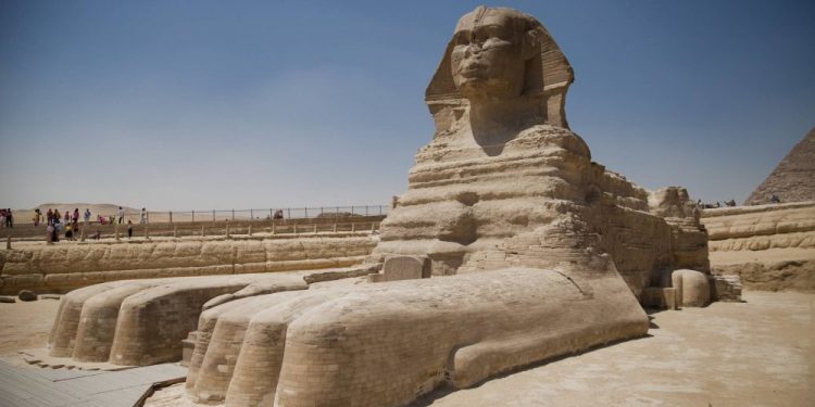 The Egyptian Sphinx is perhaps the largest statue missing a nose. Experts theorize that Egyptians deliberately broke the noses of pharaoh statues. Learn why below. Credit: Shutterstock