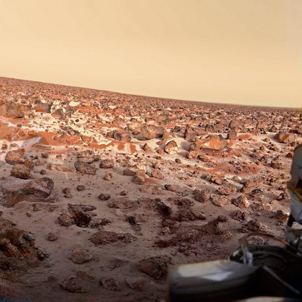 10 Fascinating Images Of Mars' Surface Taken By NASA's Viking Lander 2