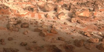 Another high-resolution image of the surface of Mars. Credit: NASA/JPL Image Processing: E. Vandencbulek