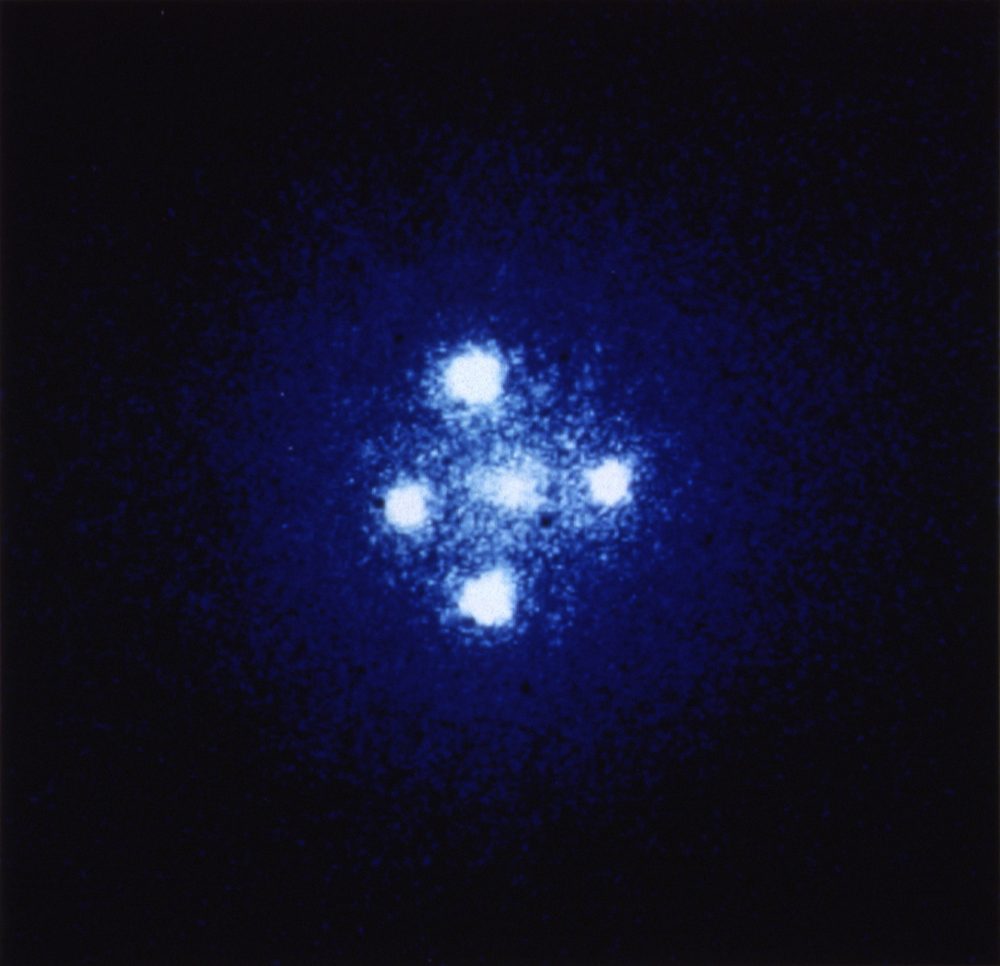 A Hubble image of the the quadruply lensed quasar Q2237+030. Credit: NASA, ESA, and STScI