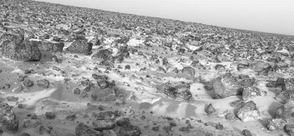 This image shows the thin coating of water ice on the surface of Mars. Credit: NASA/JPL