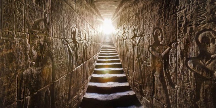 Inside the Temple of Horus at Edfu. Are there any doubts that ancient Egyptian writing is not the most magnificent hieroglyphic script? Credit: Ancient Origins