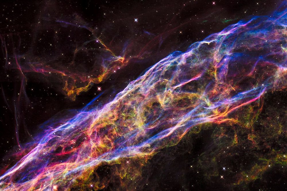 This magnificent Hubble image shows the Veil Nebula, one of the most studied supernova remnants in the universe. Credit: NASA, ESA, and the Hubble Heritage Team (STScI/AURA)