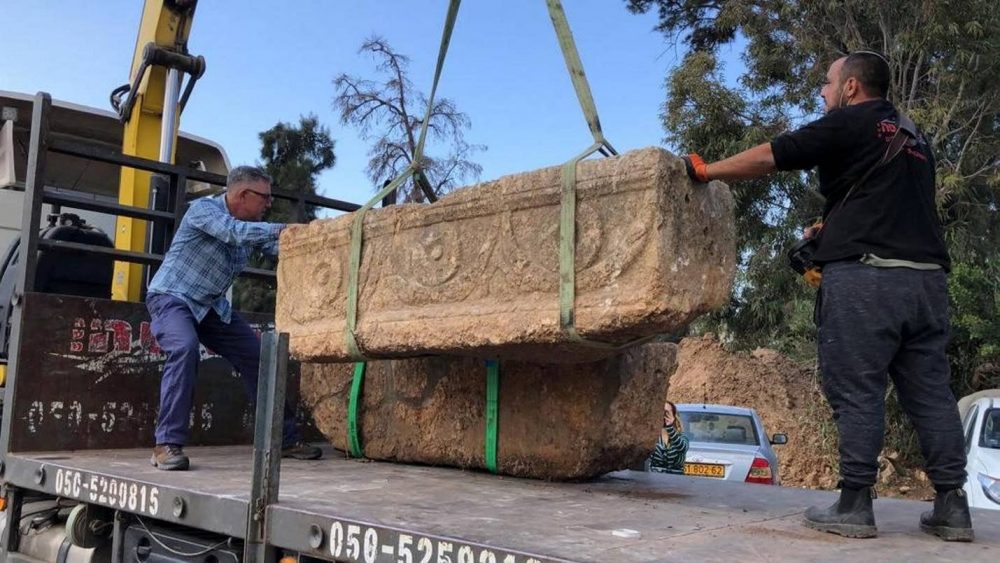 The sarcophagi were extracted and transported out of the Israeli zoo. Credit: Yoli Schwartz, Israel Antiquities Authority