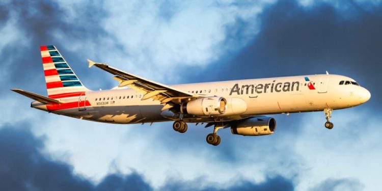 A UFO sighting was reported by the pilot of an American Airlines A321 plane during a flight over New Mexico. Credit: JFKJets.com