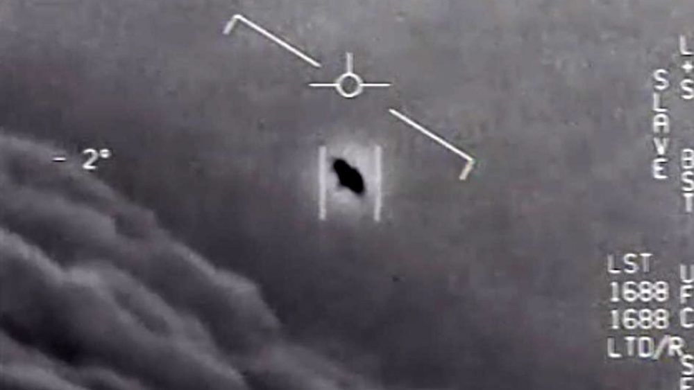 As we approach the release of the complete UFO report by the American government, a former officer has revealed that UFOs have previously disabled America's nuclear weapons. Credit: US Navy