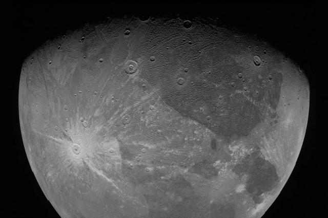 Another image of Ganymede obtained by the JunoCam during its latest flyby on June 7, 2021. Credit: NASA/JPL-Caltech/SwRI/MSSS