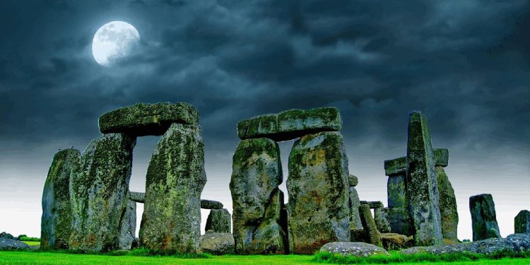 There is a brand new theory about the construction of Stonehenge that involves a clever machine. Credit: Jumpstory