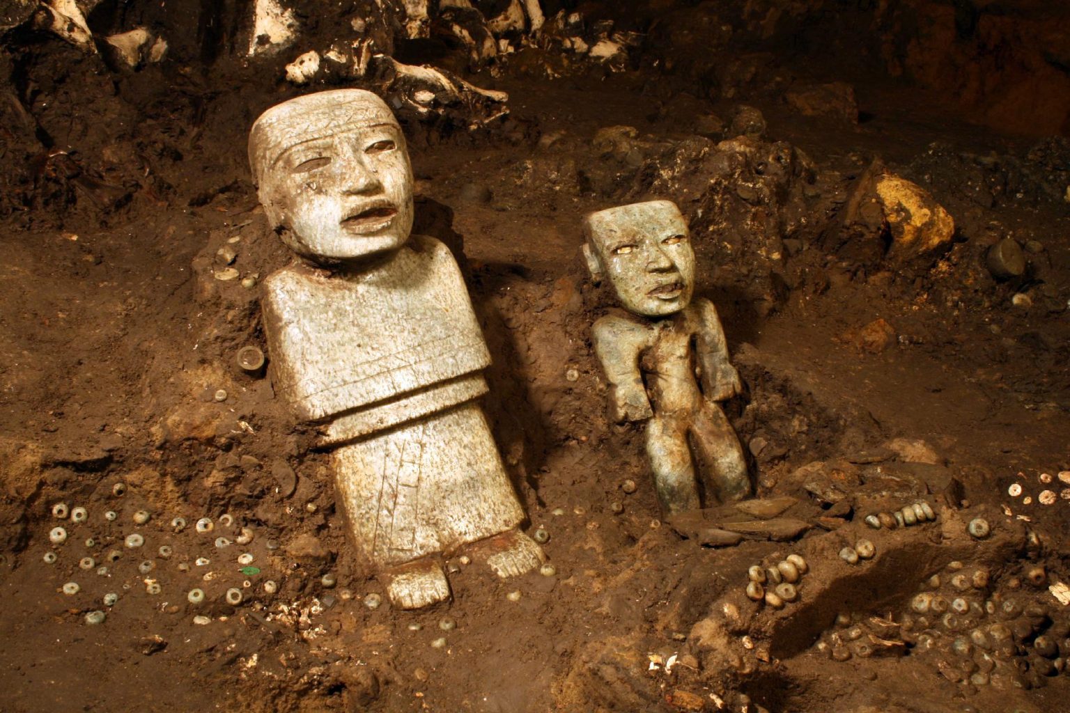 Offerings to the gods discovered in 2011. Credit: La Jornada