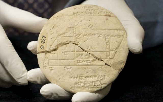 The 3700-year-old tablet with the oldest example of applied geometry. Credit: UNSW