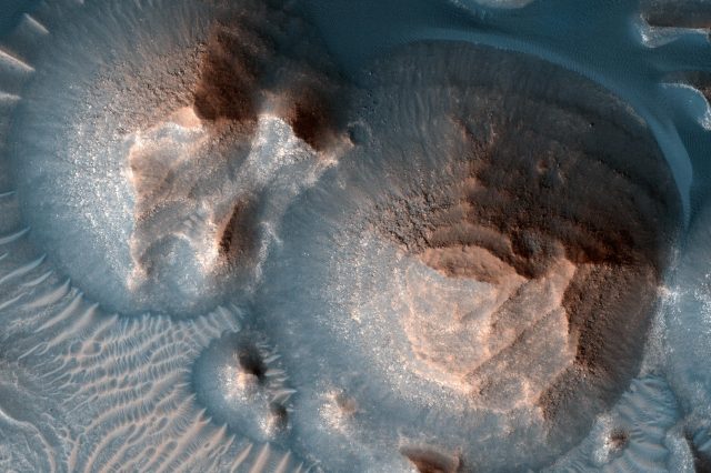 One of the main space discoveries of 2021 related to Mars found evidence of thousands of massive eruptions over the past 500 million years. Here is an image of craters in the Arabia Terra region. Credit: NASA