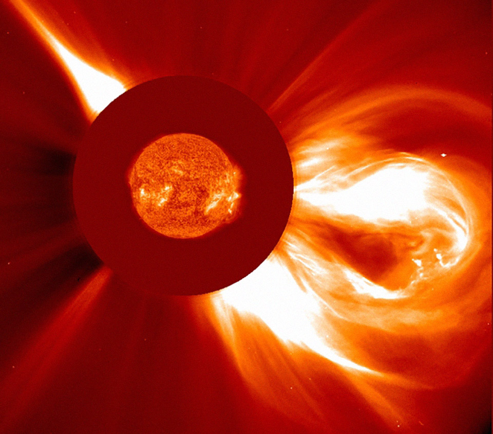 Coronal mass ejection that ocurred on December 2, 2003. Credit: SOHO (ESA & NASA)