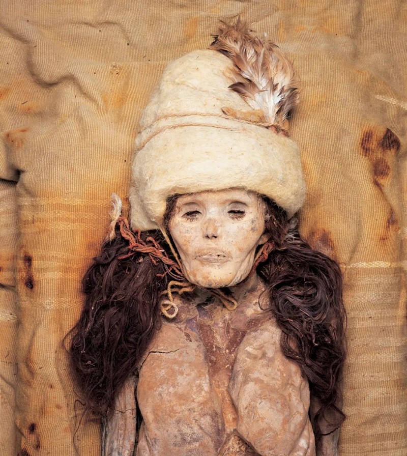 Eine der vielen Tarim-Mumien, deren Leichen aufgrund der harten Bedingungen in der Wüste konserviert wurden. Quelle: Wenying Li, Xinjiang Institute of Cultural Relics and Archaeology