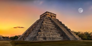 The ancient calendars that predicted the end of worlds. The ancient Maya pyramid of Chichen Itza at sunset. Depositphotos.