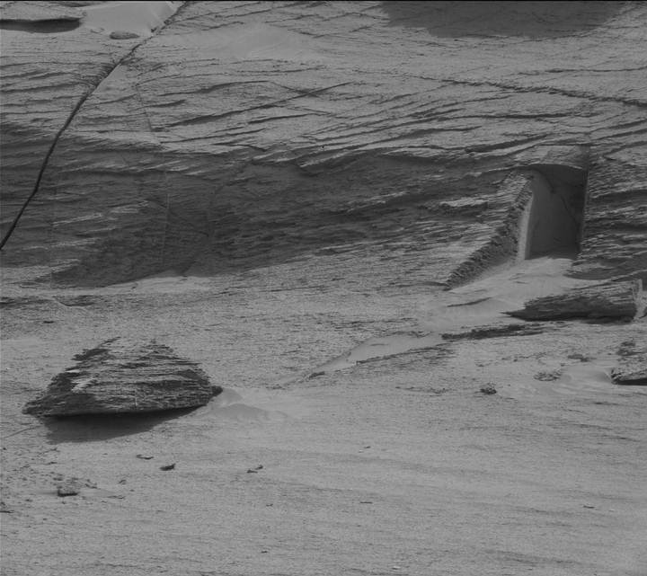 Nog een foto van dezelfde "ingang" genomen door de Curiosity Rover.  Afbeelding tegoed: NASA.