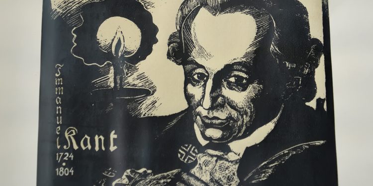 Portrait of Immanuel Kant by artist Valentin Grigoriev (1979). Art Museum — Photo by vodolej