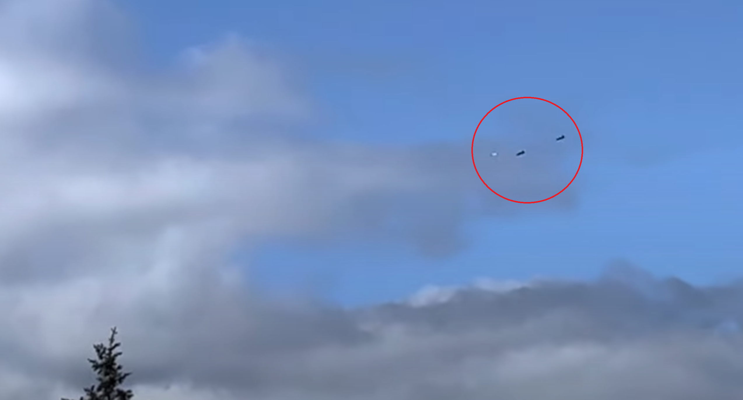 A screengrab from a video showing two fighter jets chasing a tic-tac UFO. Image Credit: YouTube - Alex McCall.