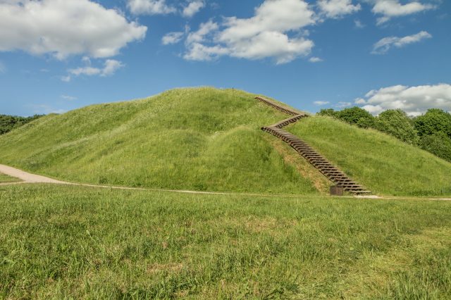 Ancient Pyramidal Mounds in North America. Depositphotos.