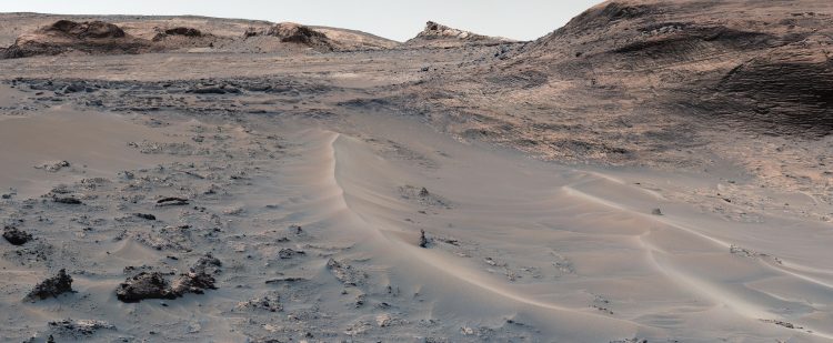 A view of the location where Curiosity recently arrived at. Credit: NASA/JPL-Caltech/MSSS