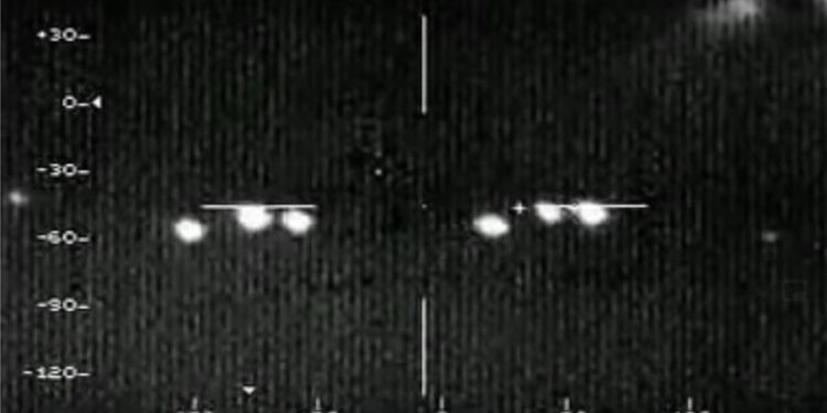 A screenshot of the video showing the tic-tac UFOs filmed by Mexican Air Force Pilots. Image Credit: Mexican Air Force.