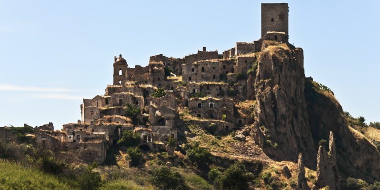 A photograph of Craco. YAYIMAGES.