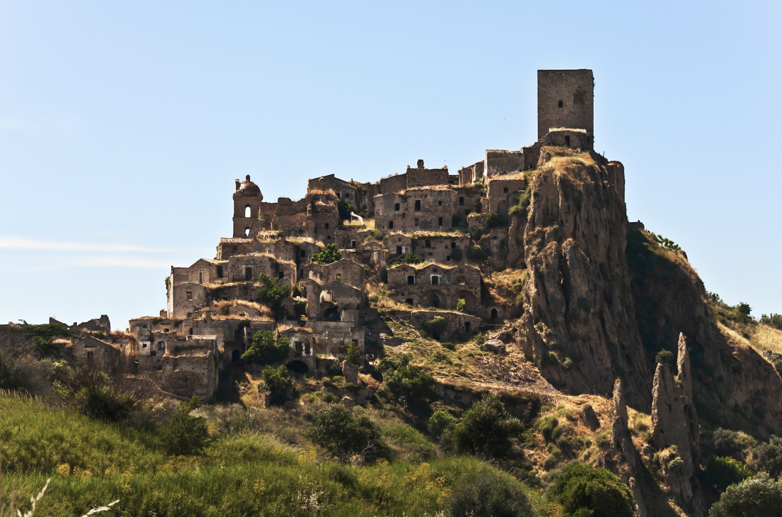A photograph of Craco. YAYIMAGES.