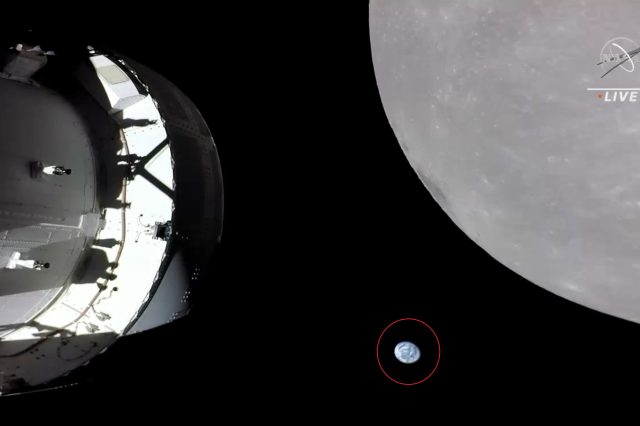A screenshot of the Orion spacecraft, the Moon, and Earth. NASA.