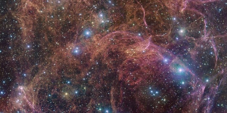 A cropped photo of the Veil supernova remnant. Image Credit: ESO/VPHAS+ team. Acknowledgement: Cambridge Astronomical Survey Unit.