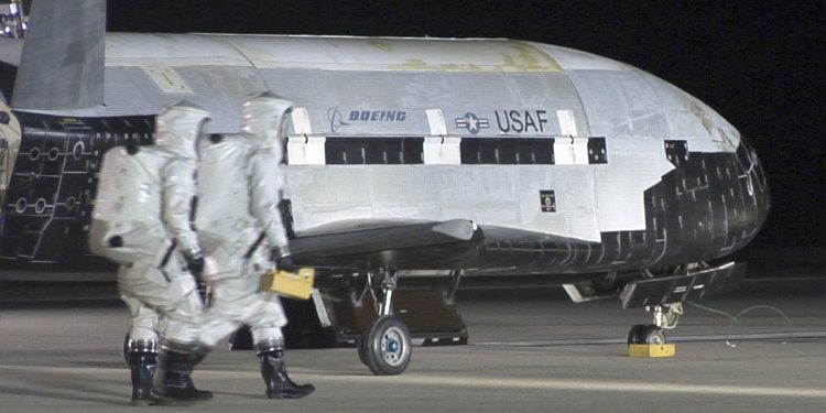 An image of the X-37B secret space plane. Image Credit: DoD.