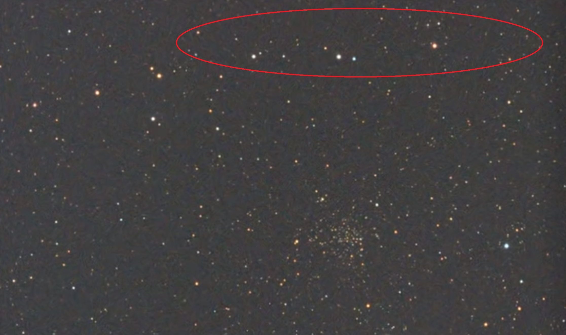 A screenshot showing the mysterious objects. Image Credit: Chuck's Astrophotography.