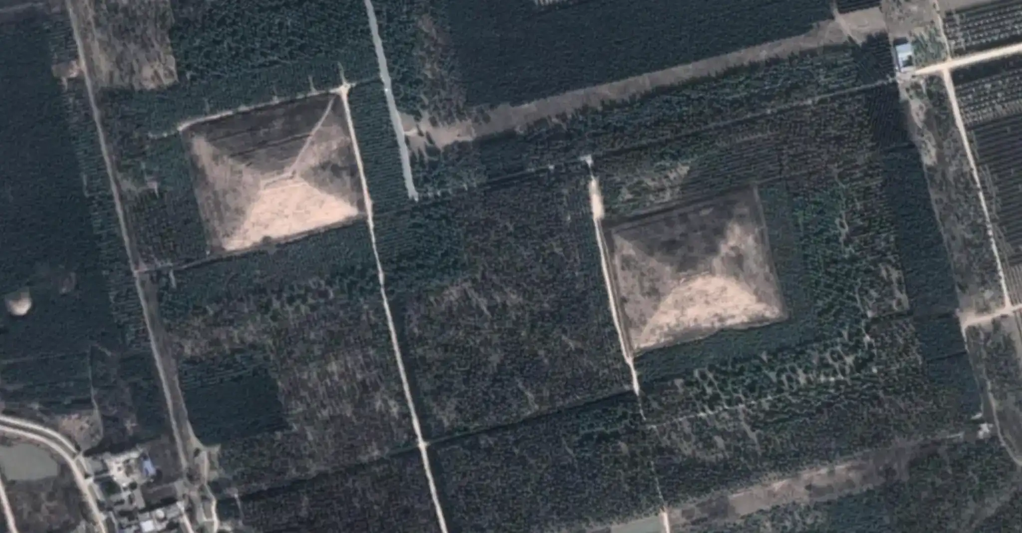 Google Earth view of the pyramids of China. Credit: Google/Curiosmos.