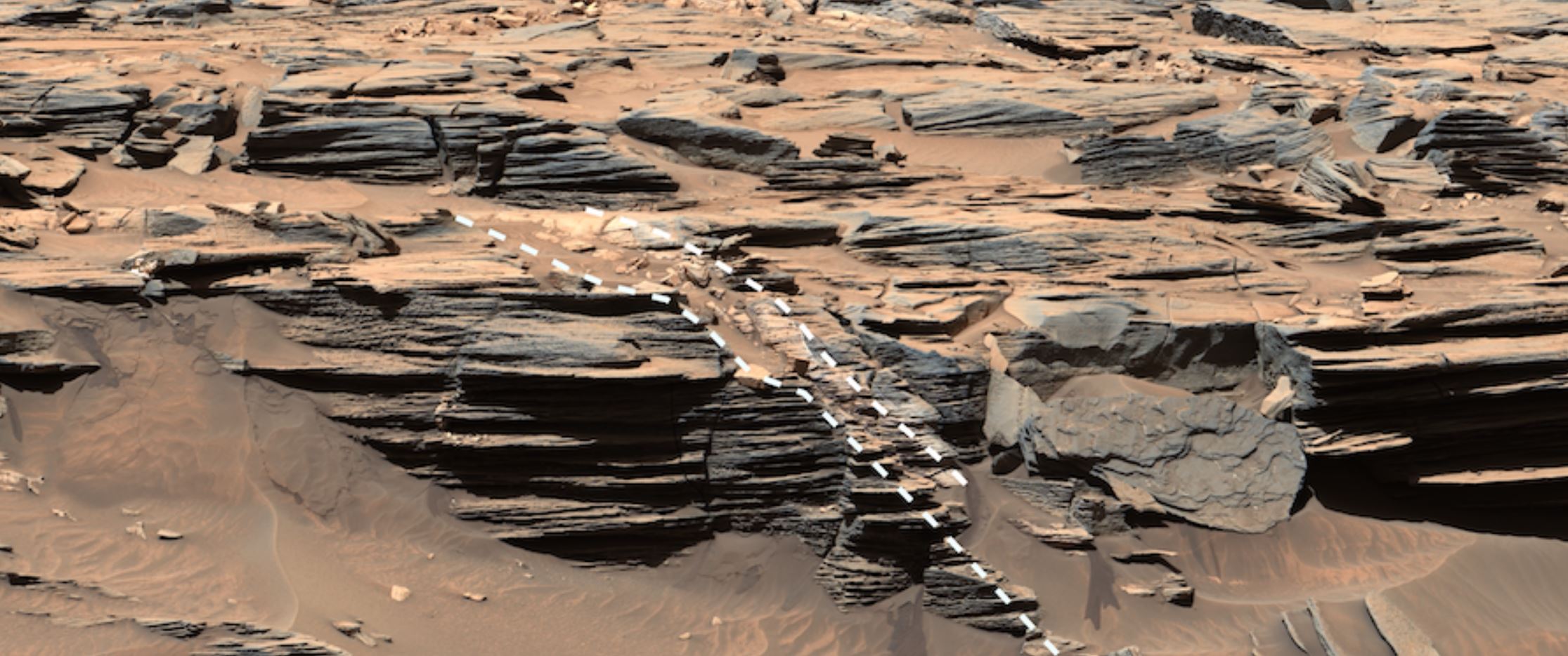 Strange surface features on Mars. Malin Space Science Systems/NASA/JPL-Caltech