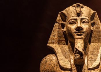 Pharaoh Amnhotep II. YAYIMAGES.