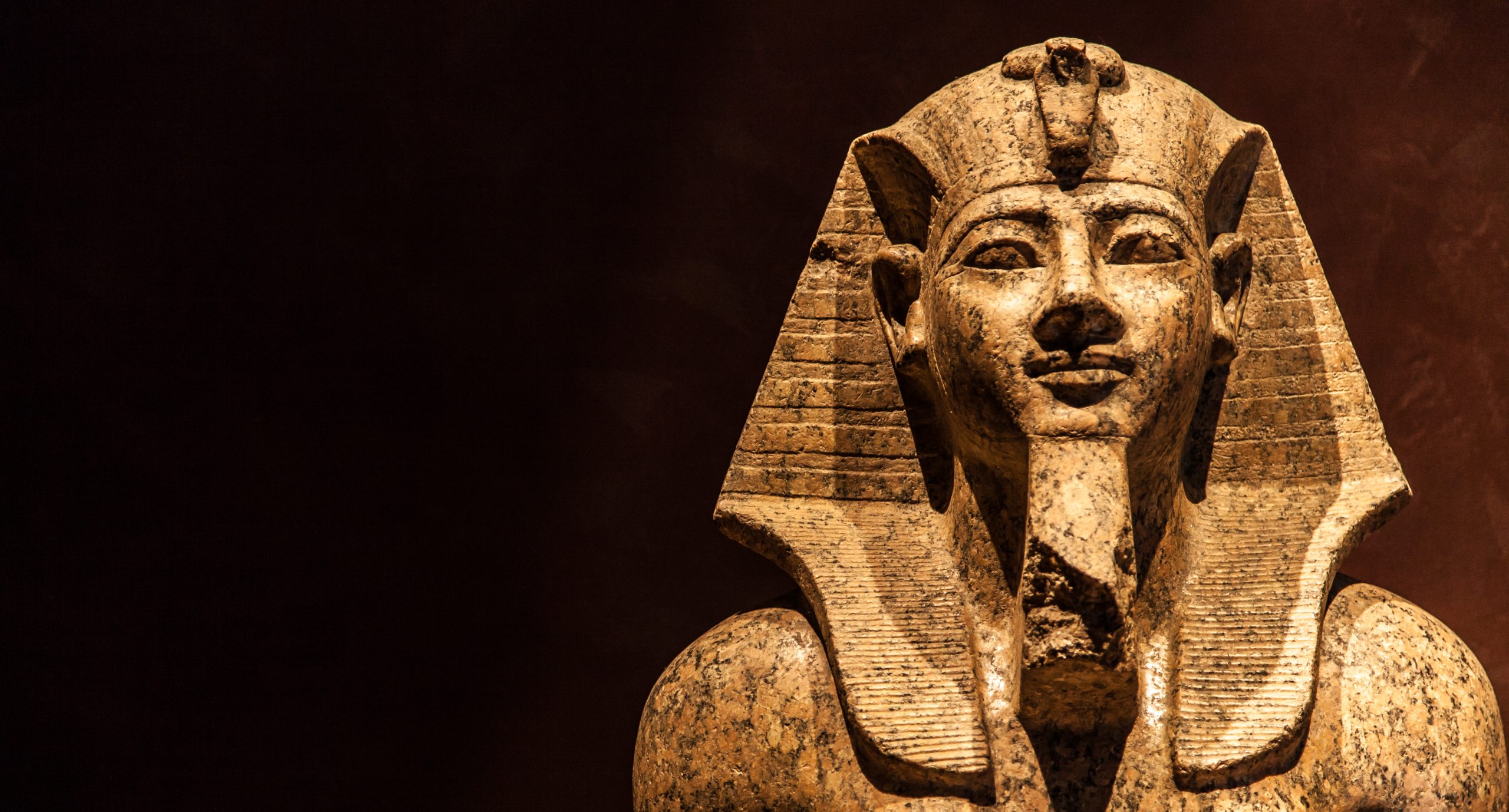 Pharaoh Amnhotep II. YAYIMAGES.