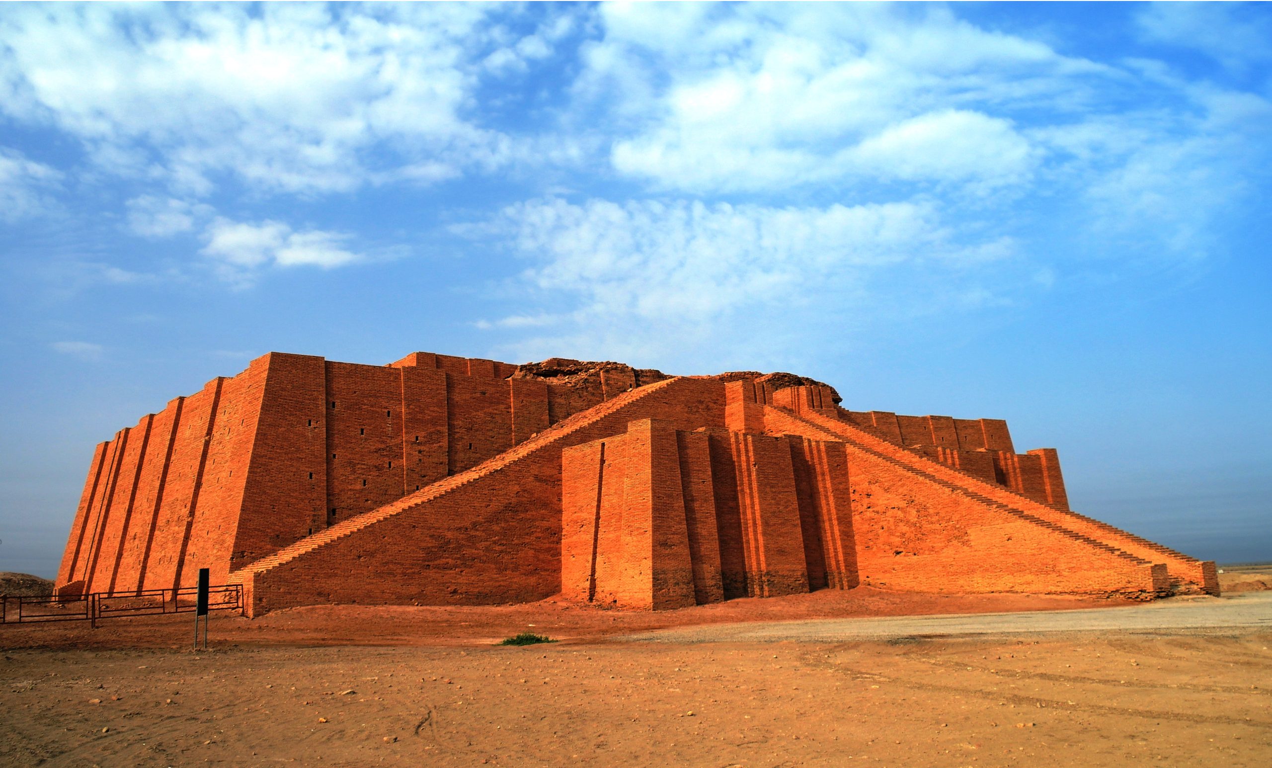 Restored ziggurat in ancient Ur, sumerian temple, Iraq. YAYIMAGES.