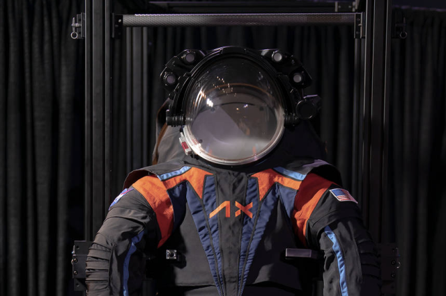 NASA's new spacesuit for Artemis III.