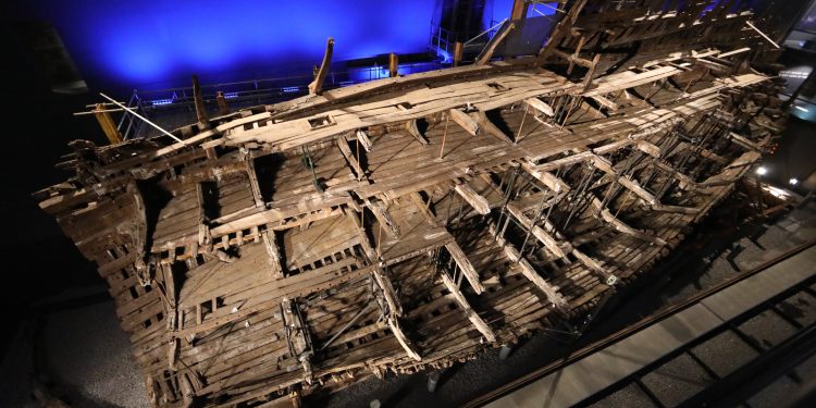 A part of the Mary Rose Shipwreck. Wikimedia Commons.