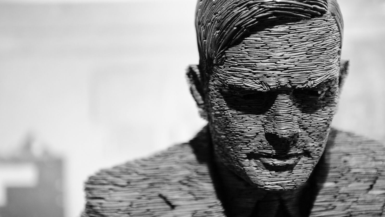 A statue of Alan Turing.