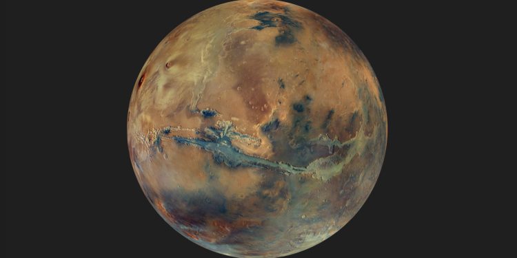 Global Mars in colour