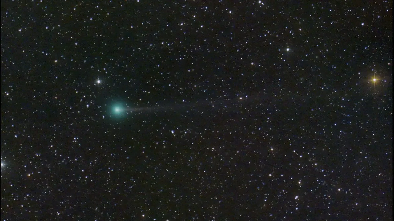 An image of comet Nishoimura. NASA/Dan Bartlett).