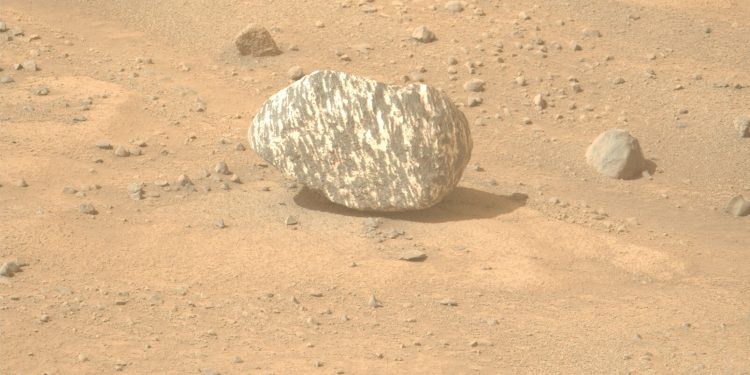 On September 13, 2024 (Sol 1268), NASA's Perseverance rover snapped a fascinating shot of a black-and-white striped rock using its Left Mastcam-Z camera. Positioned on the rover's elevated mast, the Mastcam-Z consists of two advanced cameras designed for capturing high-resolution images. The photo was taken at 12:40:29 local mean solar time. Image credit: NASA/JPL-Caltech/ASU.