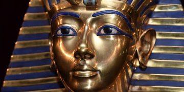 The Surprising Mystery Behind King Tut’s Golden Mask: Was It Really Meant for Him?